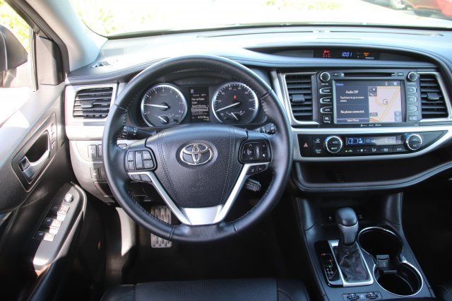 2017 Toyota Highlander
