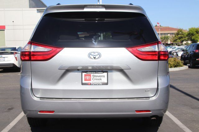 2016 Toyota Sienna