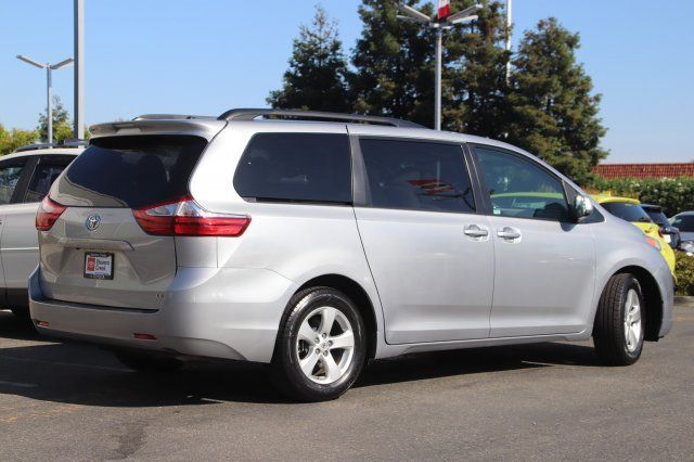 2016 Toyota Sienna