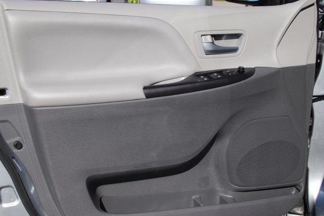 2016 Toyota Sienna