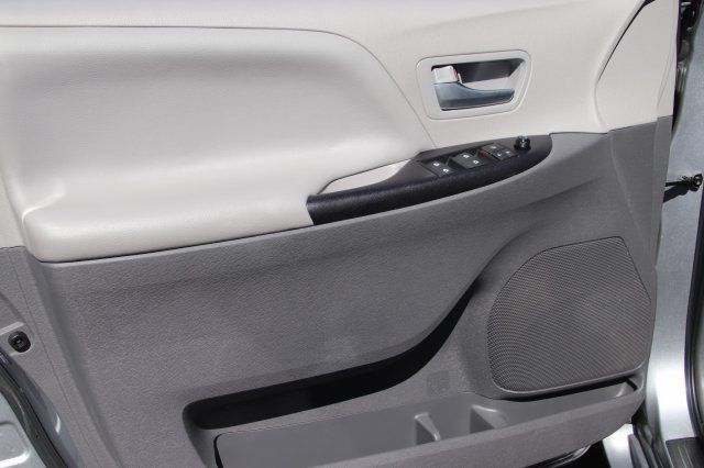 2016 Toyota Sienna