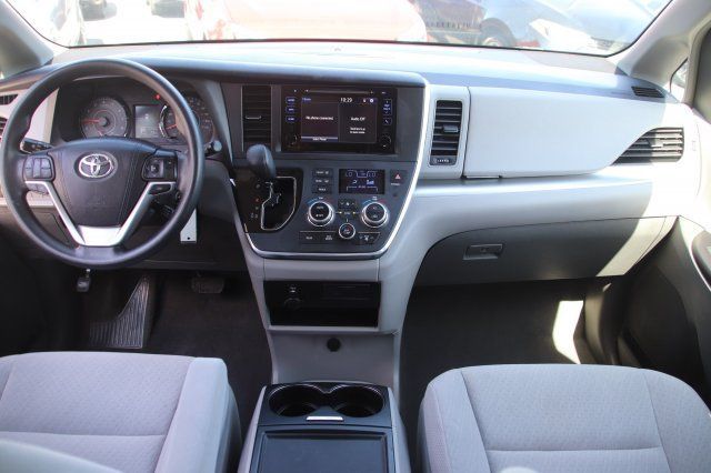 2016 Toyota Sienna