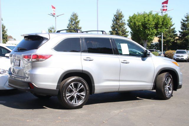2016 Toyota Highlander