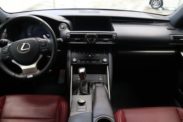 2017 Lexus IS