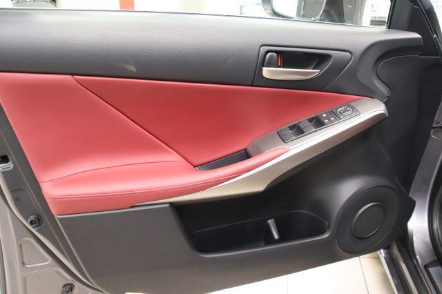 2017 Lexus IS