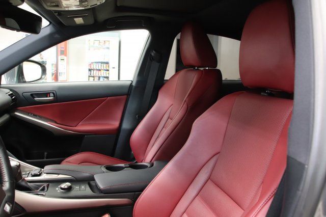 2017 Lexus IS