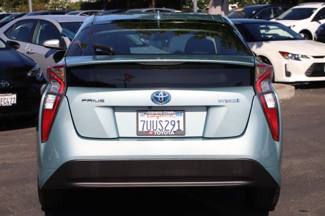 2016 Toyota Prius