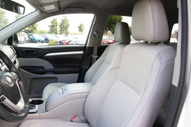 2016 Toyota Highlander