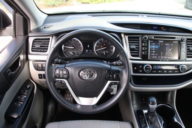 2016 Toyota Highlander