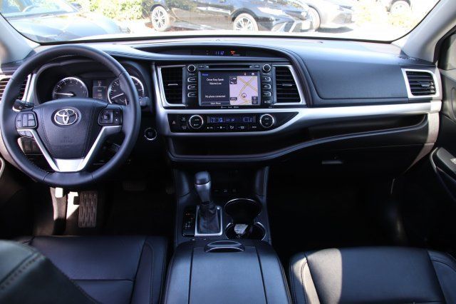 2016 Toyota Highlander