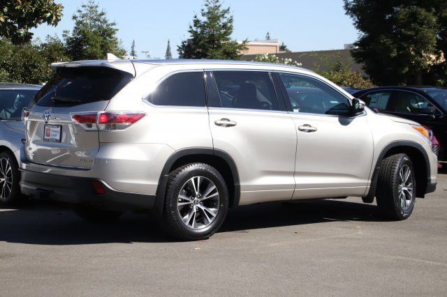 2016 Toyota Highlander