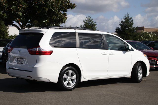 2017 Toyota Sienna