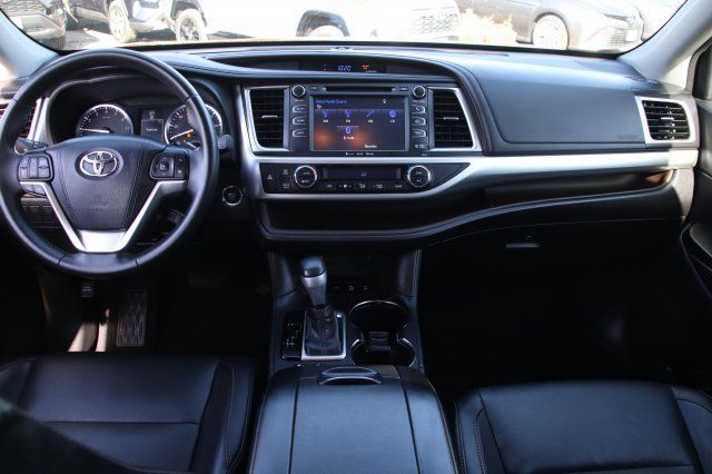 2016 Toyota Highlander