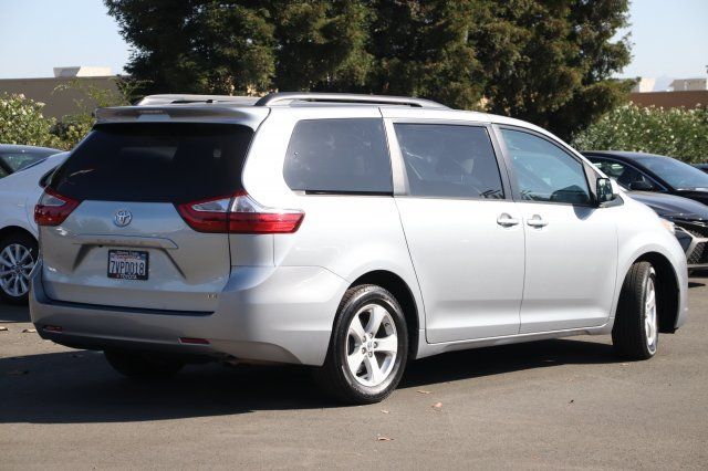 2017 Toyota Sienna