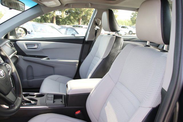 2016 Toyota Camry Hybrid