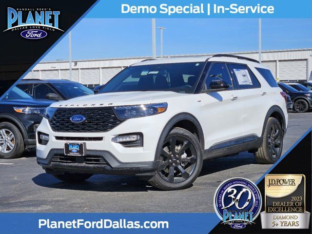 2023 Ford Explorer ST-LINE RWD's photo