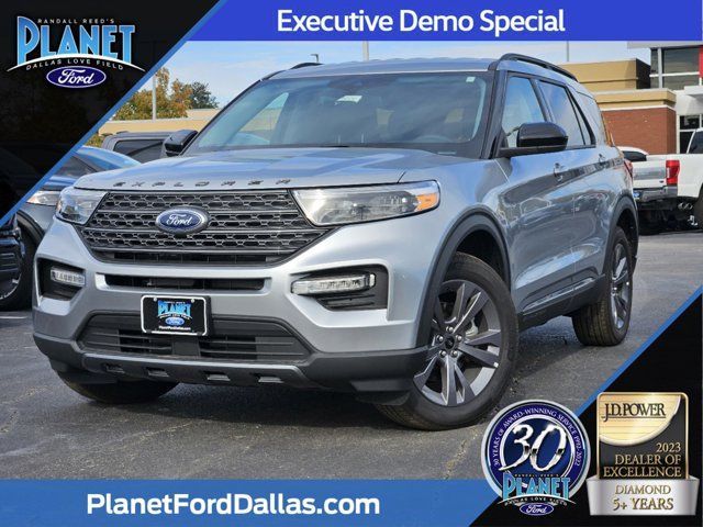 2023 Ford Explorer XLT 4WD's photo