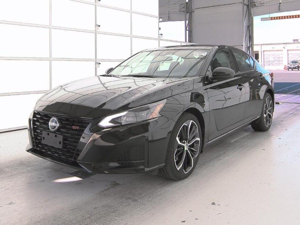 Used 2023 Nissan Altima