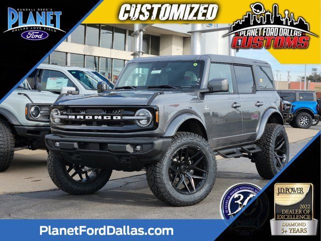 2023 Ford Bronco 4-Door Outer Banks's photo