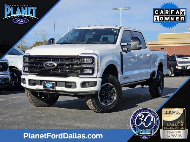 2024 Ford F-350 Super Duty Lariat's photo