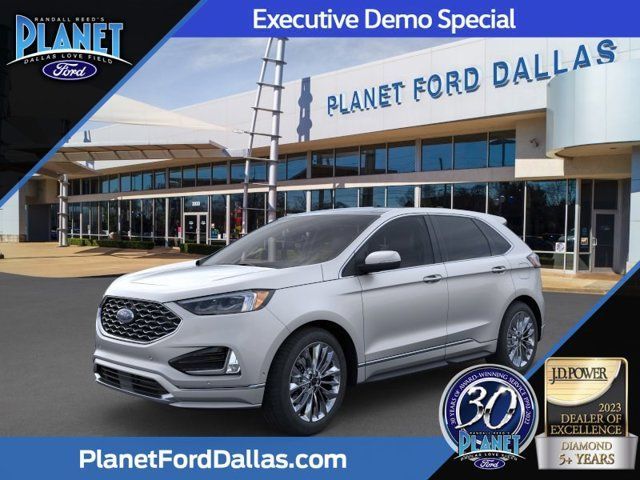 2024 Ford Edge Titanium's photo