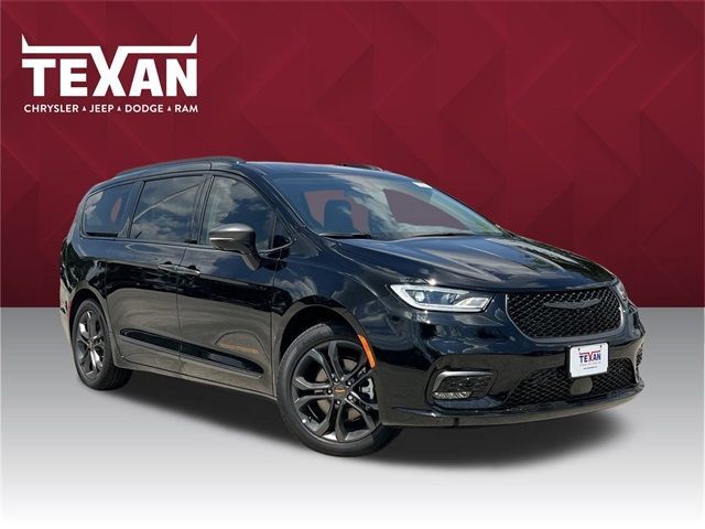 New 2024 Chrysler Pacifica