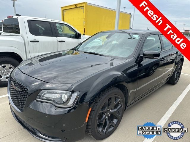 Used 2023 Chrysler 300