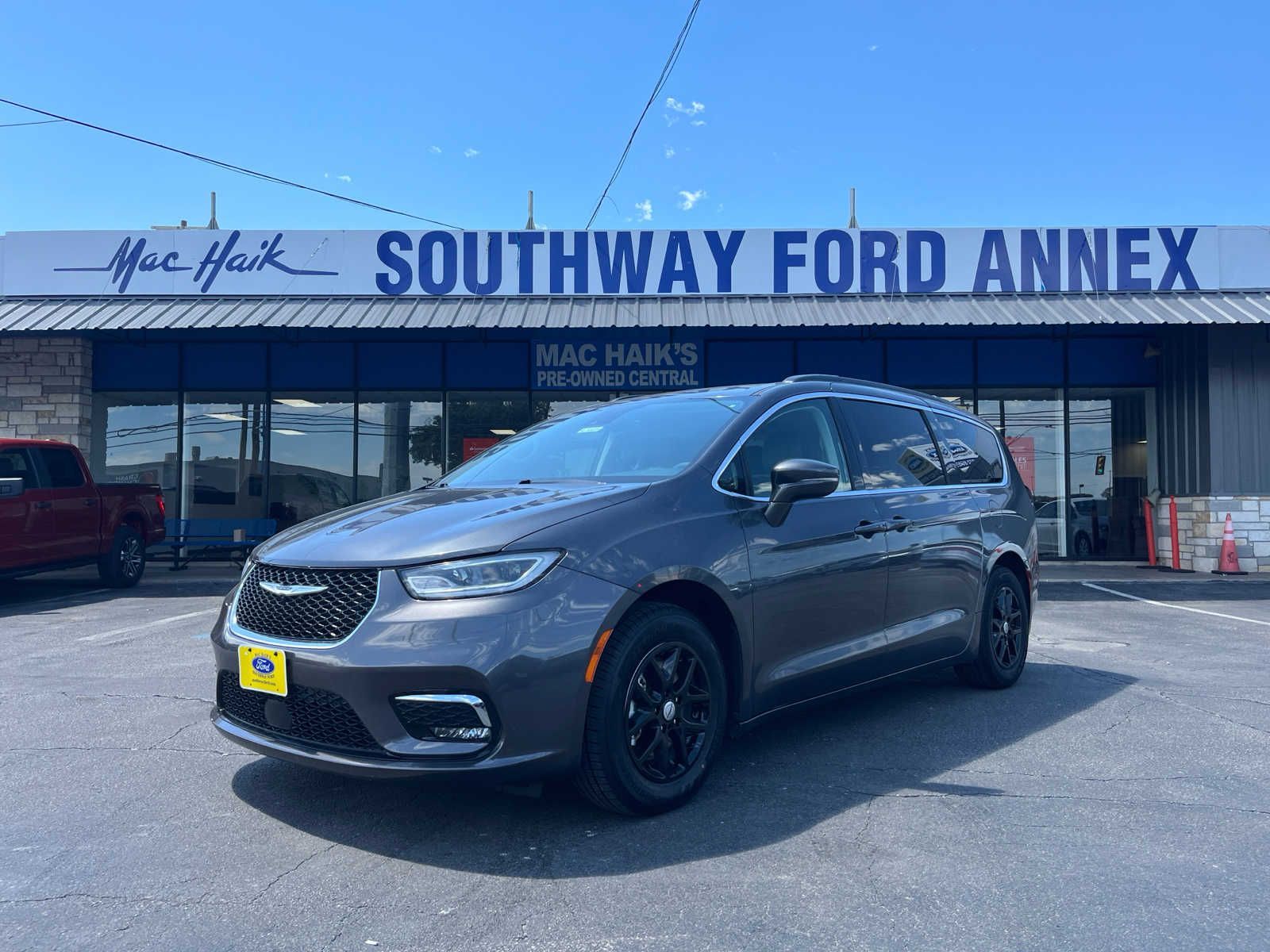 Used 2022 Chrysler Pacifica