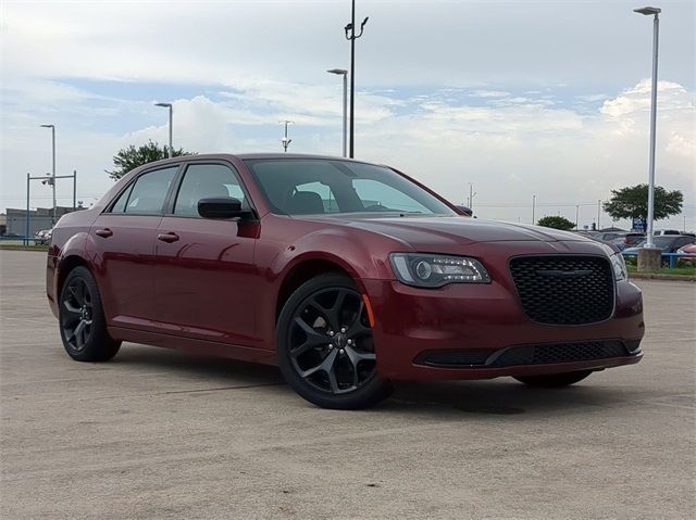 Used 2023 Chrysler 300