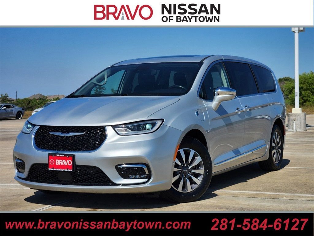 Used 2022 Chrysler Pacifica