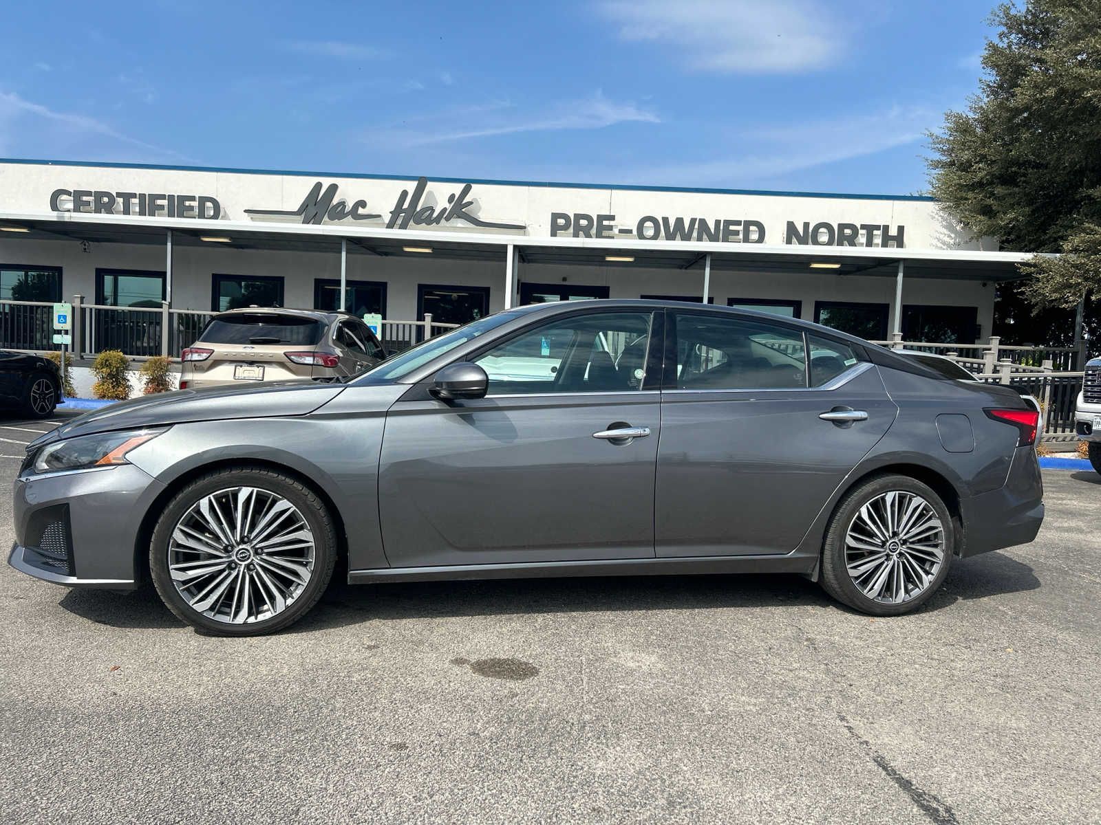 Used 2023 Nissan Altima