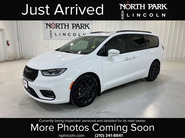 Used 2022 Chrysler Pacifica