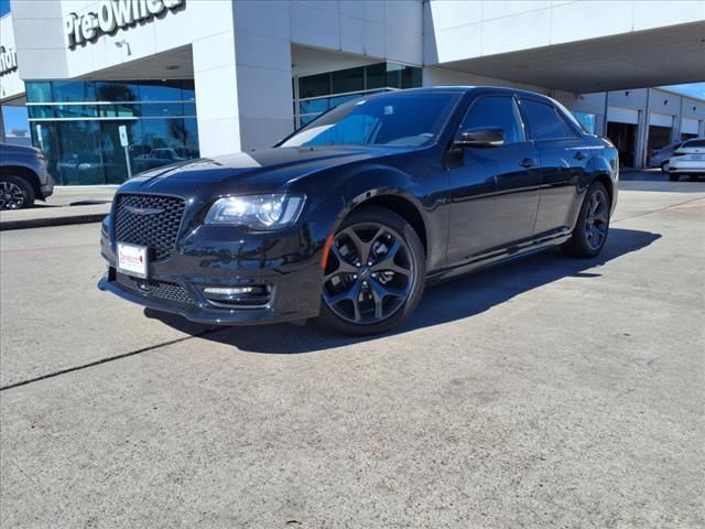 Used 2023 Chrysler 300