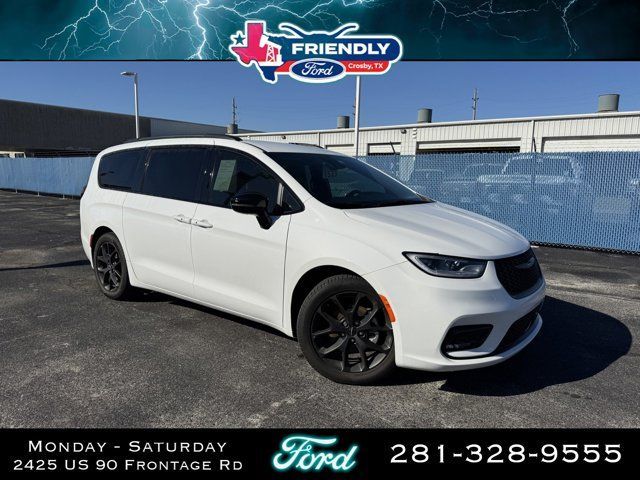 Used 2024 Chrysler Pacifica