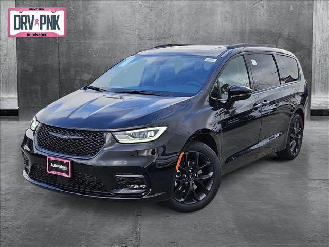 New 2025 Chrysler Pacifica