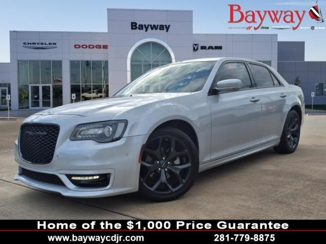 Used 2023 Chrysler 300