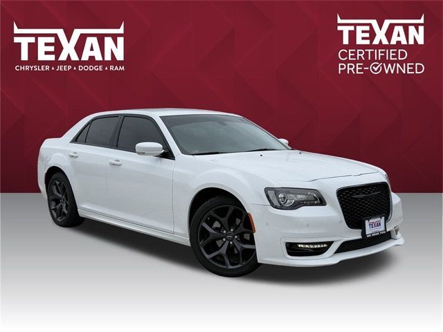 Used 2023 Chrysler 300