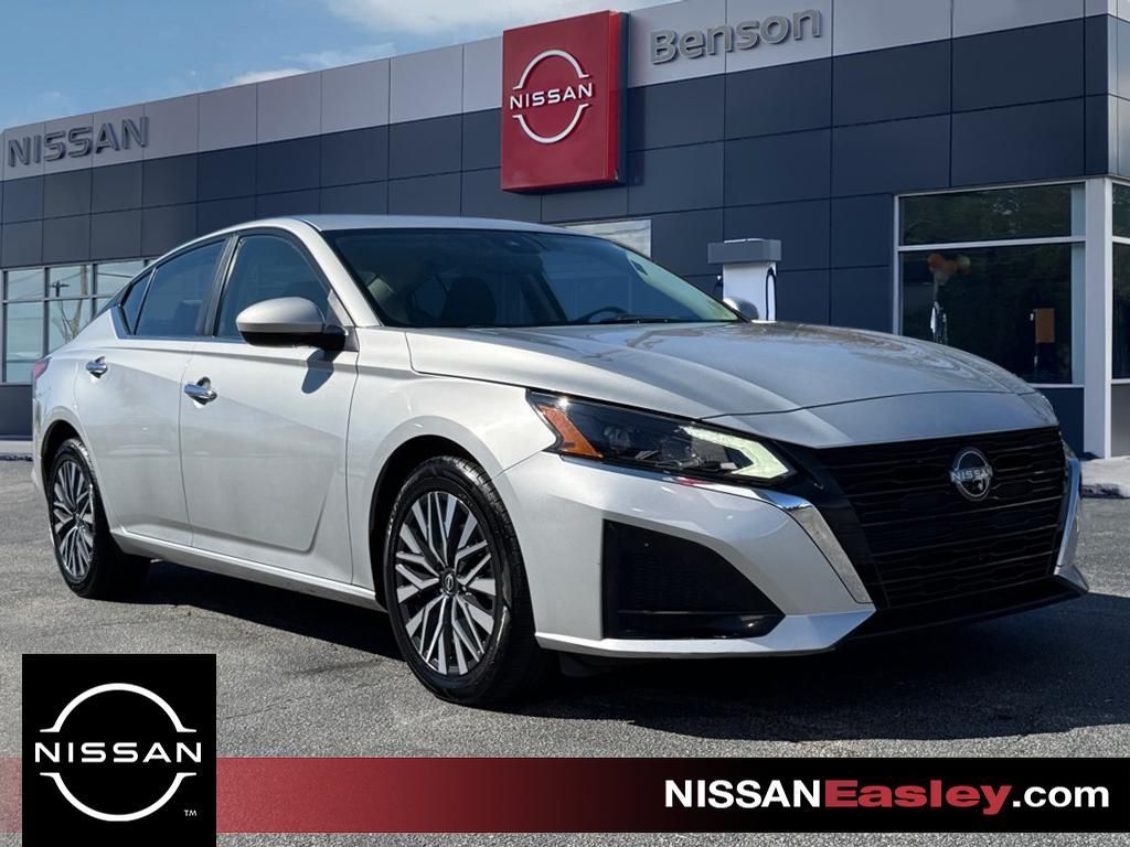 Used 2023 Nissan Altima