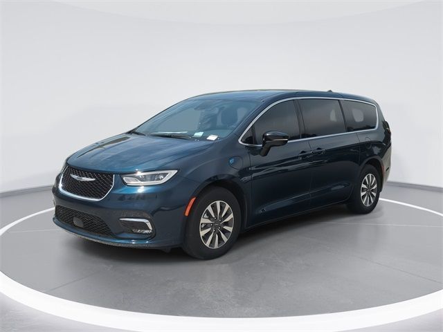 New 2025 Chrysler Pacifica