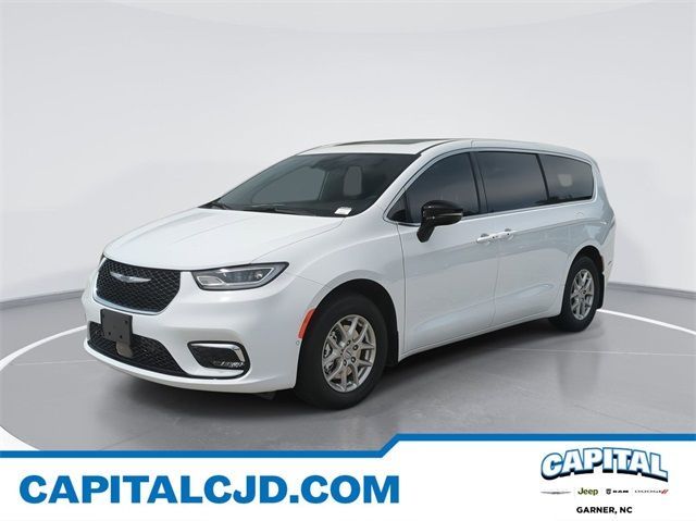 New 2025 Chrysler Pacifica
