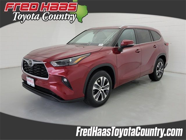 Used 2023 Toyota Highlander