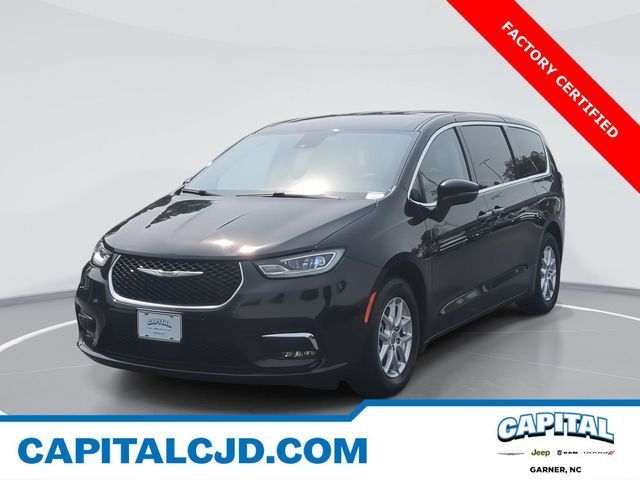 Used 2023 Chrysler Pacifica