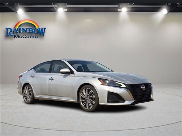 Used 2023 Nissan Altima