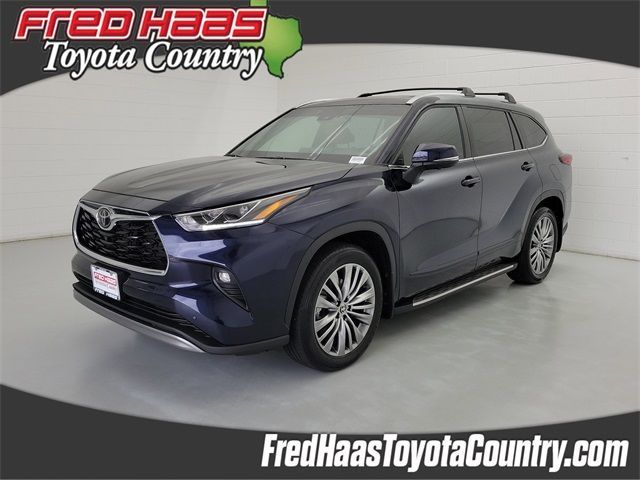 Used 2023 Toyota Highlander