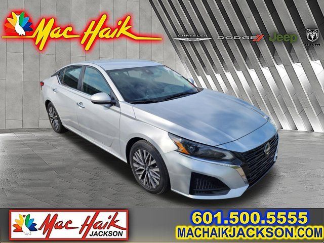 Used 2023 Nissan Altima