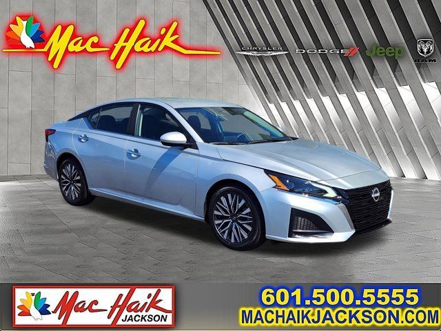 Used 2023 Nissan Altima