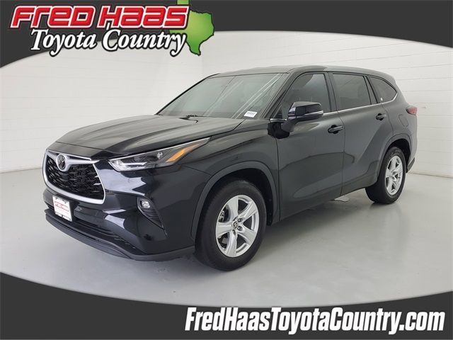 Used 2023 Toyota Highlander
