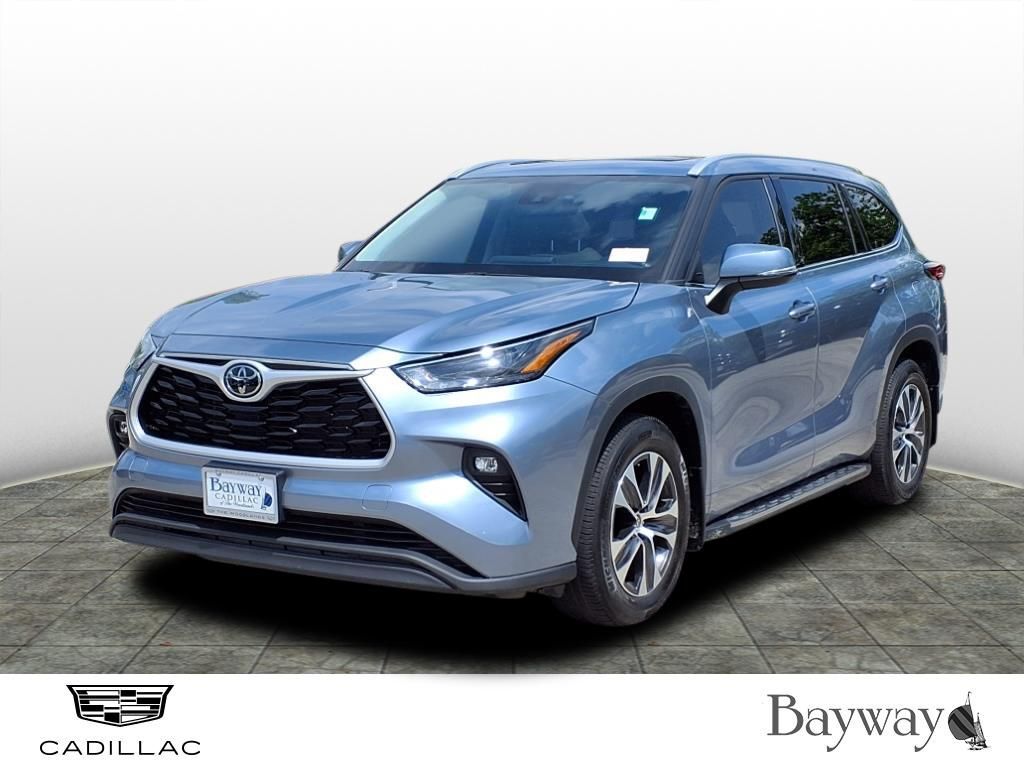 Used 2022 Toyota Highlander