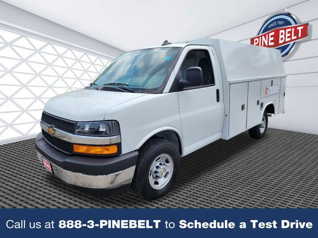 New 2025 Chevrolet Express Passenger