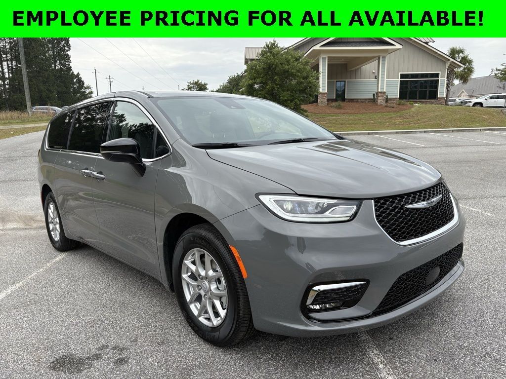 New 2025 Chrysler Pacifica